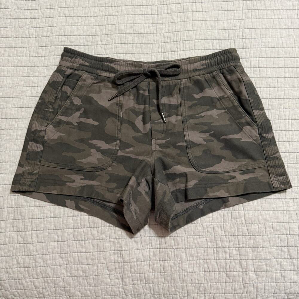 Athleta Women's Camo Farallon Short 566687-01 Size 6